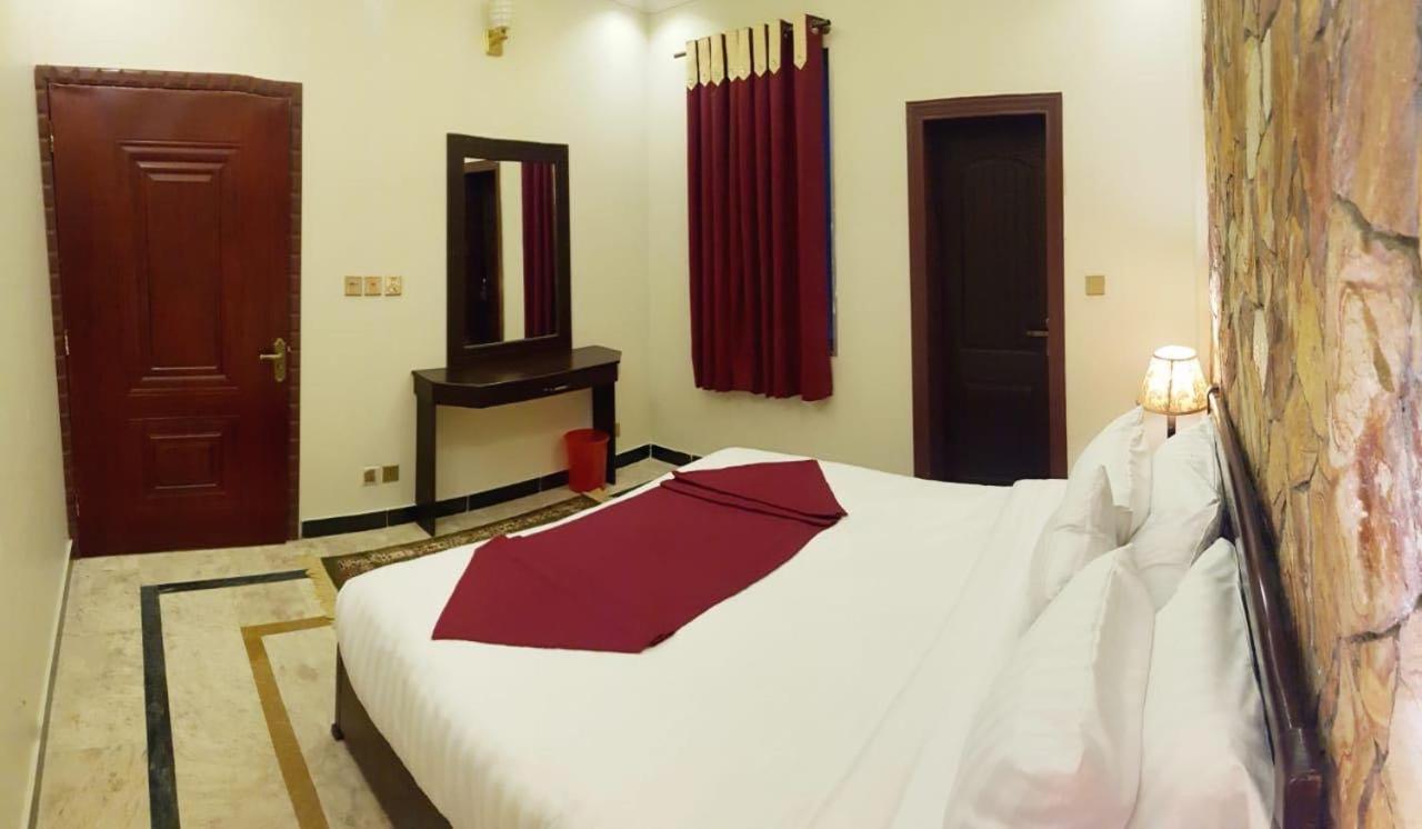 Triple One Hotel Suites Abbottabad Extérieur photo
